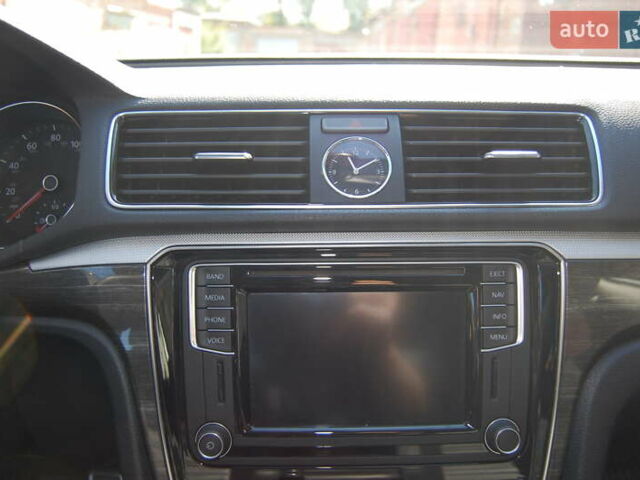 Белый Фольксваген Пассат, объемом двигателя 1.8 л и пробегом 123 тыс. км за 16000 $, фото 90 на Automoto.ua