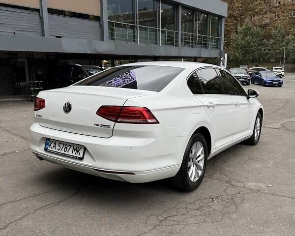 Белый Фольксваген Пассат, объемом двигателя 1.8 л и пробегом 142 тыс. км за 16690 $, фото 5 на Automoto.ua