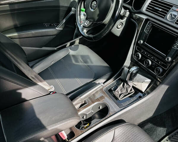 Белый Фольксваген Пассат, объемом двигателя 1.8 л и пробегом 161 тыс. км за 13300 $, фото 7 на Automoto.ua