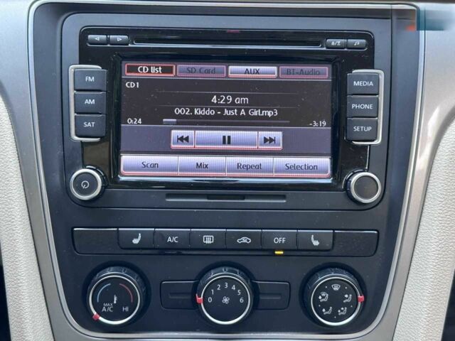 Белый Фольксваген Пассат, объемом двигателя 1.8 л и пробегом 169 тыс. км за 10700 $, фото 13 на Automoto.ua