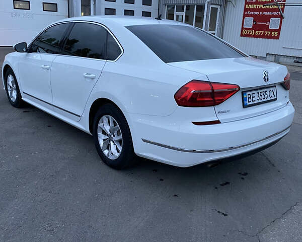 Белый Фольксваген Пассат, объемом двигателя 1.8 л и пробегом 189 тыс. км за 10500 $, фото 5 на Automoto.ua