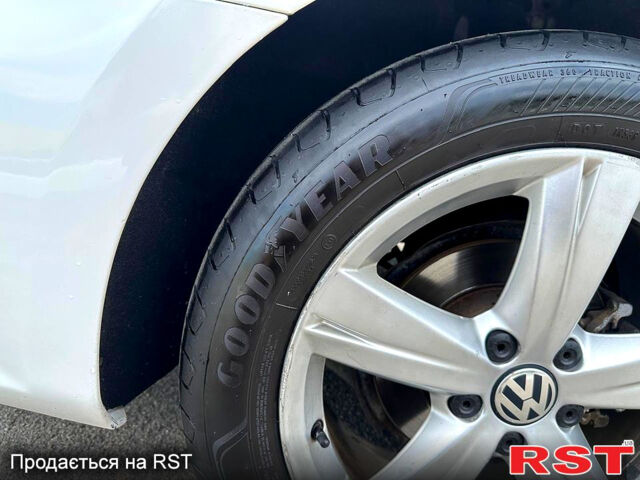 Белый Фольксваген Пассат, объемом двигателя 1.8 л и пробегом 94 тыс. км за 13000 $, фото 8 на Automoto.ua