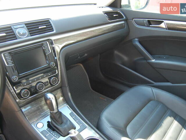 Белый Фольксваген Пассат, объемом двигателя 1.8 л и пробегом 123 тыс. км за 16000 $, фото 55 на Automoto.ua