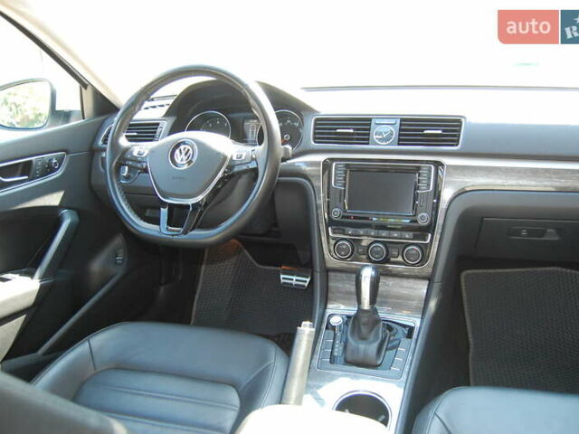 Белый Фольксваген Пассат, объемом двигателя 1.8 л и пробегом 123 тыс. км за 16000 $, фото 68 на Automoto.ua