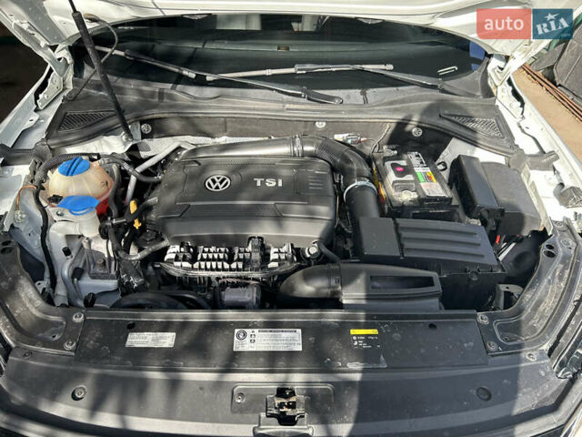 Белый Фольксваген Пассат, объемом двигателя 1.8 л и пробегом 165 тыс. км за 12800 $, фото 18 на Automoto.ua