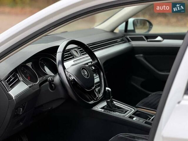 Білий Фольксваген Пассат, об'ємом двигуна 1.8 л та пробігом 147 тис. км за 12700 $, фото 10 на Automoto.ua