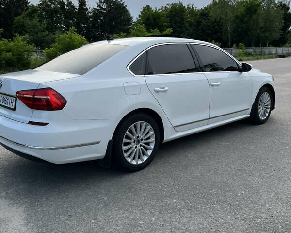 Белый Фольксваген Пассат, объемом двигателя 1.8 л и пробегом 297 тыс. км за 11800 $, фото 4 на Automoto.ua