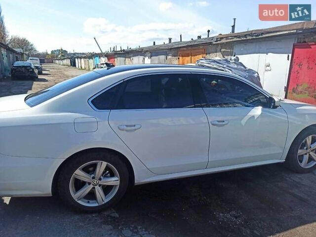 Белый Фольксваген Пассат, объемом двигателя 1.8 л и пробегом 115 тыс. км за 14000 $, фото 8 на Automoto.ua