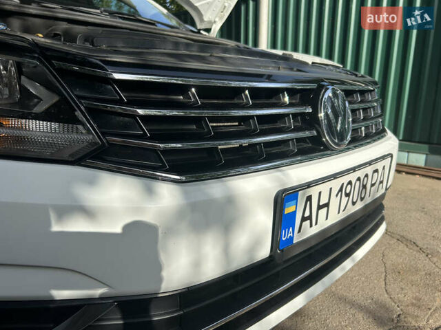 Белый Фольксваген Пассат, объемом двигателя 1.8 л и пробегом 165 тыс. км за 12800 $, фото 22 на Automoto.ua