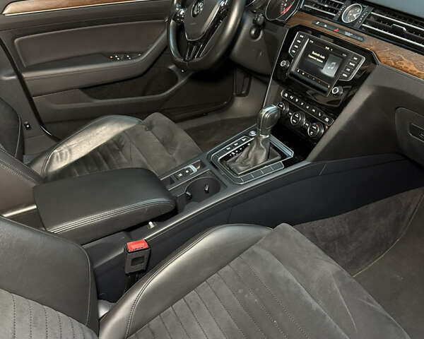 Белый Фольксваген Пассат, объемом двигателя 1.8 л и пробегом 130 тыс. км за 16900 $, фото 35 на Automoto.ua