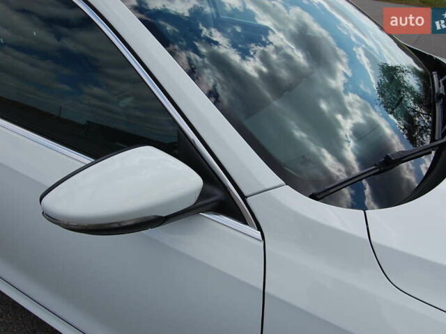 Белый Фольксваген Пассат, объемом двигателя 1.8 л и пробегом 123 тыс. км за 16000 $, фото 12 на Automoto.ua