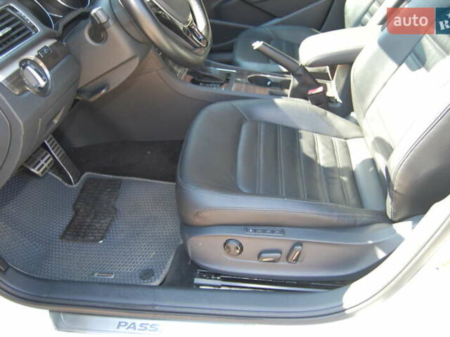 Белый Фольксваген Пассат, объемом двигателя 1.8 л и пробегом 123 тыс. км за 16000 $, фото 56 на Automoto.ua