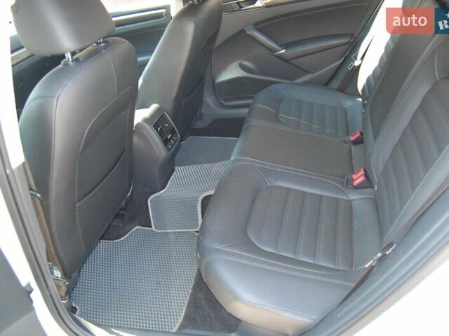 Белый Фольксваген Пассат, объемом двигателя 1.8 л и пробегом 123 тыс. км за 16000 $, фото 61 на Automoto.ua