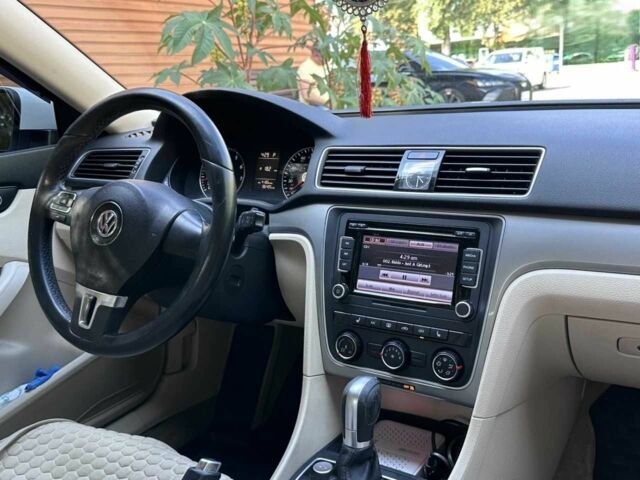 Белый Фольксваген Пассат, объемом двигателя 1.8 л и пробегом 169 тыс. км за 10700 $, фото 11 на Automoto.ua