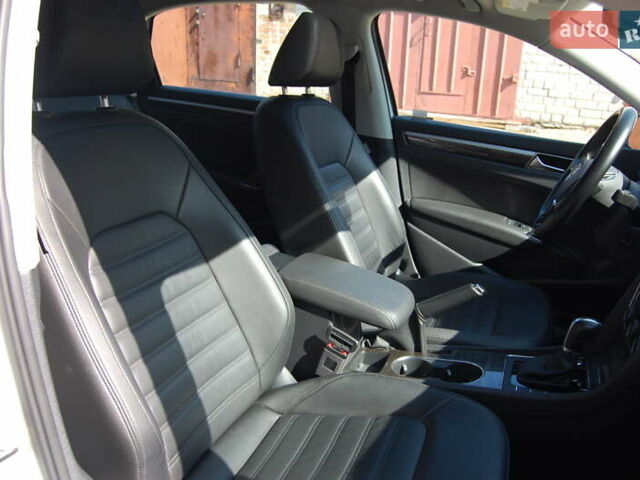 Белый Фольксваген Пассат, объемом двигателя 1.8 л и пробегом 123 тыс. км за 16000 $, фото 102 на Automoto.ua