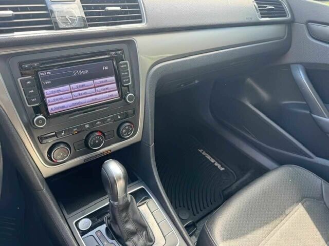 Белый Фольксваген Пассат, объемом двигателя 1.8 л и пробегом 75 тыс. км за 2400 $, фото 6 на Automoto.ua