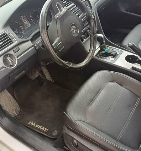 Белый Фольксваген Пассат, объемом двигателя 1.97 л и пробегом 250 тыс. км за 11900 $, фото 16 на Automoto.ua