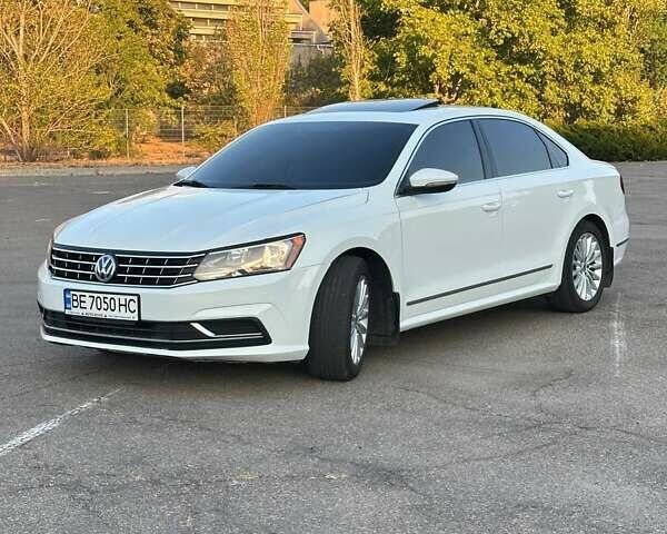Білий Фольксваген Пассат, об'ємом двигуна 1.8 л та пробігом 204 тис. км за 11000 $, фото 7 на Automoto.ua