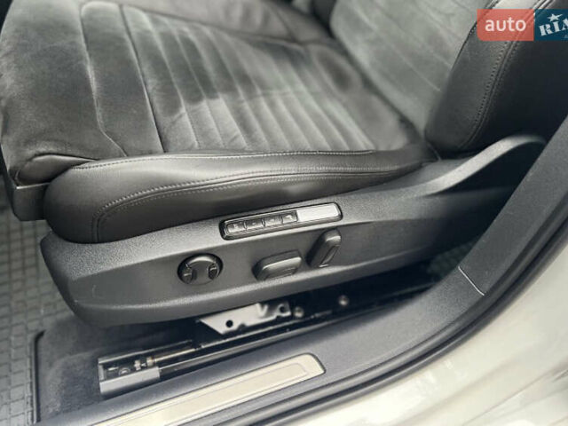 Белый Фольксваген Пассат, объемом двигателя 1.97 л и пробегом 239 тыс. км за 18000 $, фото 13 на Automoto.ua