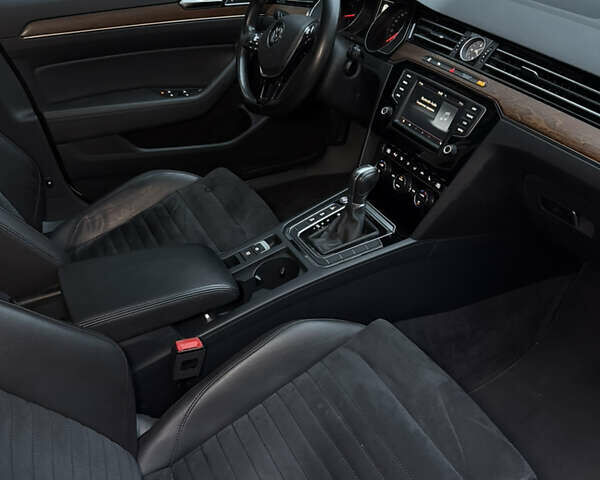 Белый Фольксваген Пассат, объемом двигателя 1.8 л и пробегом 130 тыс. км за 16900 $, фото 39 на Automoto.ua