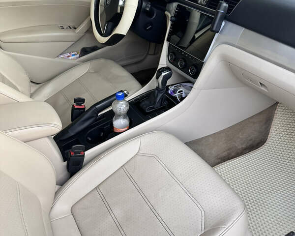 Белый Фольксваген Пассат, объемом двигателя 1.8 л и пробегом 205 тыс. км за 10400 $, фото 3 на Automoto.ua