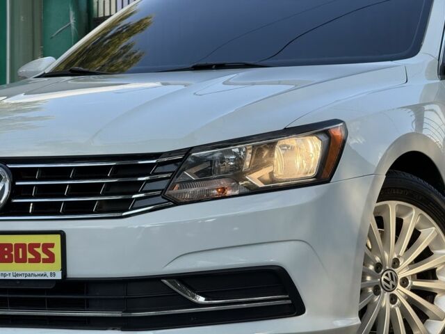 Белый Фольксваген Пассат, объемом двигателя 1.8 л и пробегом 204 тыс. км за 11700 $, фото 1 на Automoto.ua