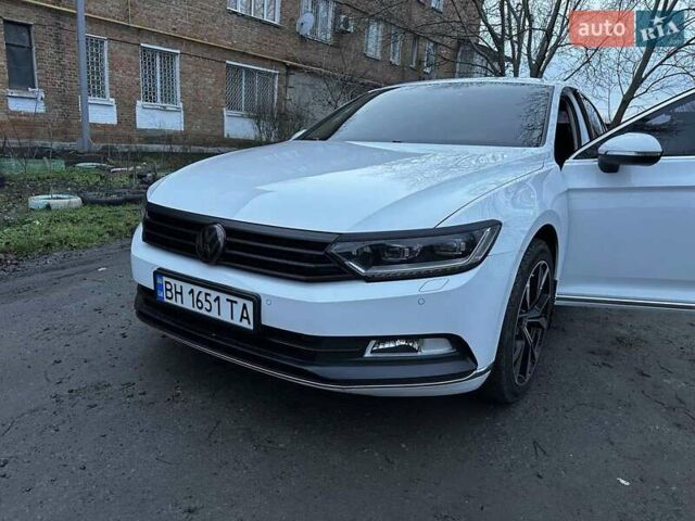 Белый Фольксваген Пассат, объемом двигателя 1.97 л и пробегом 310 тыс. км за 16500 $, фото 5 на Automoto.ua