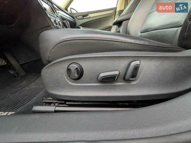 Білий Фольксваген Пассат, об'ємом двигуна 1.8 л та пробігом 190 тис. км за 9500 $, фото 22 на Automoto.ua