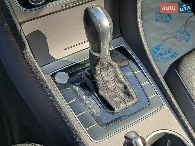 Белый Фольксваген Пассат, объемом двигателя 2 л и пробегом 232 тыс. км за 10990 $, фото 22 на Automoto.ua