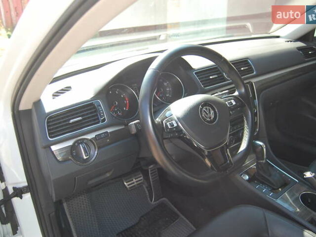 Белый Фольксваген Пассат, объемом двигателя 1.8 л и пробегом 123 тыс. км за 16000 $, фото 51 на Automoto.ua