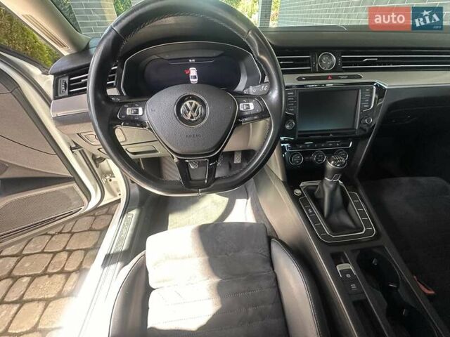 Белый Фольксваген Пассат, объемом двигателя 1.97 л и пробегом 309 тыс. км за 16500 $, фото 20 на Automoto.ua