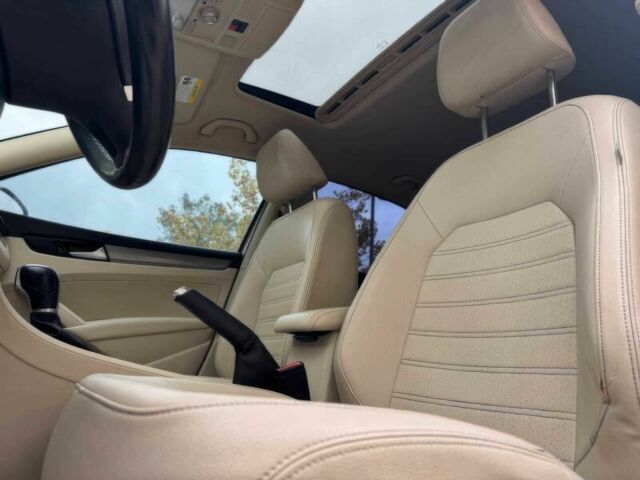 Білий Фольксваген Пассат, об'ємом двигуна 1.8 л та пробігом 76 тис. км за 11500 $, фото 8 на Automoto.ua