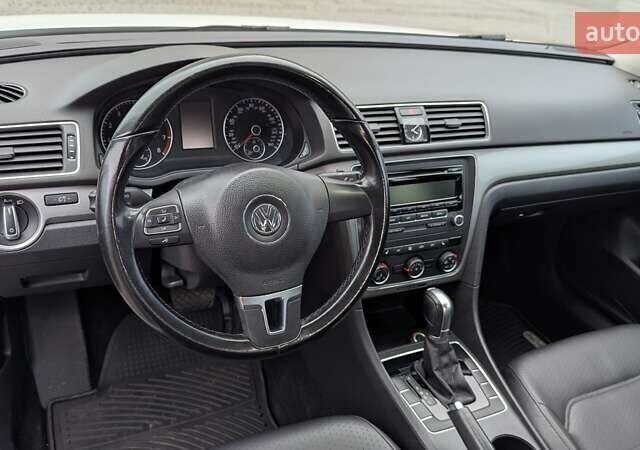 Белый Фольксваген Пассат, объемом двигателя 1.8 л и пробегом 182 тыс. км за 11350 $, фото 10 на Automoto.ua