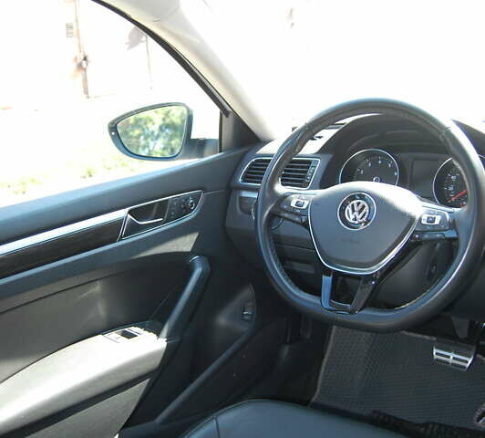 Белый Фольксваген Пассат, объемом двигателя 1.8 л и пробегом 123 тыс. км за 16000 $, фото 79 на Automoto.ua