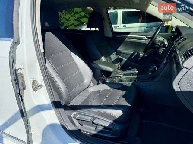 Белый Фольксваген Пассат, объемом двигателя 1.8 л и пробегом 136 тыс. км за 12900 $, фото 11 на Automoto.ua