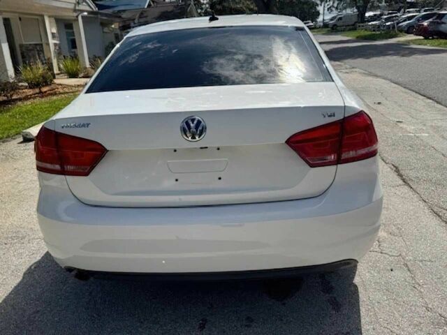 Белый Фольксваген Пассат, объемом двигателя 1.8 л и пробегом 75 тыс. км за 2400 $, фото 4 на Automoto.ua