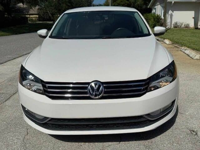 Белый Фольксваген Пассат, объемом двигателя 1.8 л и пробегом 75 тыс. км за 2400 $, фото 1 на Automoto.ua