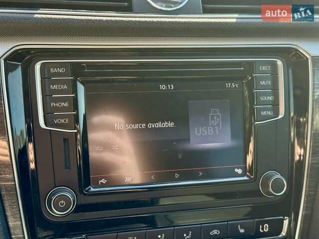 Белый Фольксваген Пассат, объемом двигателя 1.8 л и пробегом 136 тыс. км за 12900 $, фото 17 на Automoto.ua