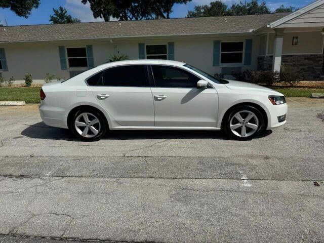 Белый Фольксваген Пассат, объемом двигателя 1.8 л и пробегом 75 тыс. км за 2400 $, фото 5 на Automoto.ua