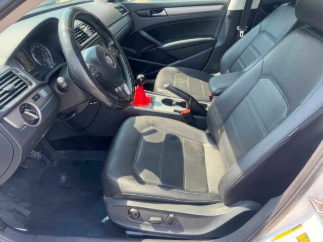 Білий Фольксваген Пассат, об'ємом двигуна 2 л та пробігом 74 тис. км за 6200 $, фото 6 на Automoto.ua