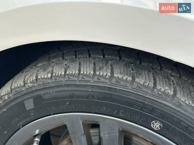 Білий Фольксваген Пассат, об'ємом двигуна 1.97 л та пробігом 200 тис. км за 11500 $, фото 16 на Automoto.ua