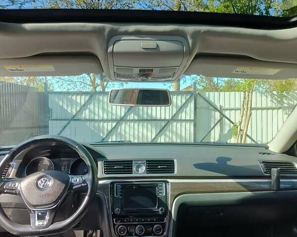 Белый Фольксваген Пассат, объемом двигателя 1.8 л и пробегом 143 тыс. км за 14000 $, фото 11 на Automoto.ua