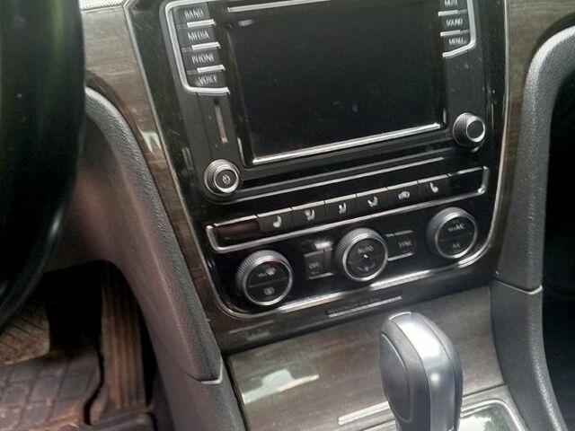 Белый Фольксваген Пассат, объемом двигателя 1.8 л и пробегом 133 тыс. км за 12500 $, фото 3 на Automoto.ua