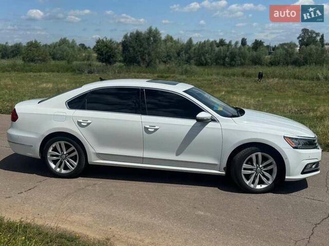 Белый Фольксваген Пассат, объемом двигателя 3.6 л и пробегом 123 тыс. км за 13199 $, фото 4 на Automoto.ua