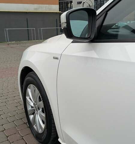 Белый Фольксваген Пассат, объемом двигателя 1.8 л и пробегом 182 тыс. км за 11350 $, фото 5 на Automoto.ua