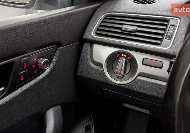 Белый Фольксваген Пассат, объемом двигателя 1.8 л и пробегом 182 тыс. км за 11350 $, фото 24 на Automoto.ua