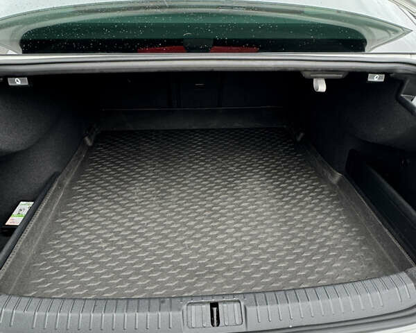 Белый Фольксваген Пассат, объемом двигателя 1.8 л и пробегом 190 тыс. км за 16500 $, фото 10 на Automoto.ua