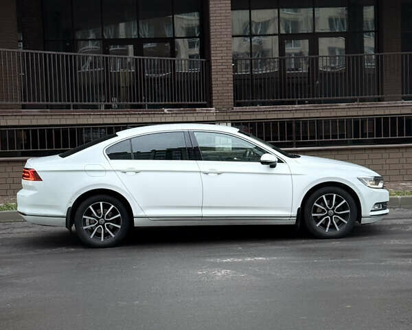 Белый Фольксваген Пассат, объемом двигателя 1.8 л и пробегом 130 тыс. км за 16900 $, фото 8 на Automoto.ua