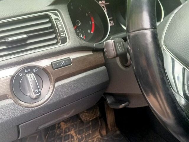 Белый Фольксваген Пассат, объемом двигателя 1.8 л и пробегом 133 тыс. км за 12500 $, фото 4 на Automoto.ua