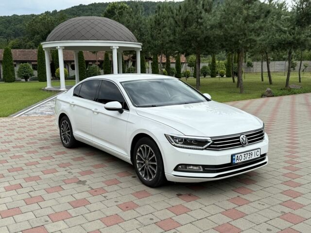 Белый Фольксваген Пассат, объемом двигателя 0 л и пробегом 173 тыс. км за 17999 $, фото 1 на Automoto.ua